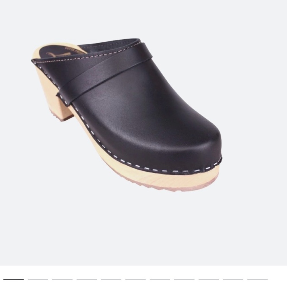 High Heel Classic Clog Black- gently used- sz 39